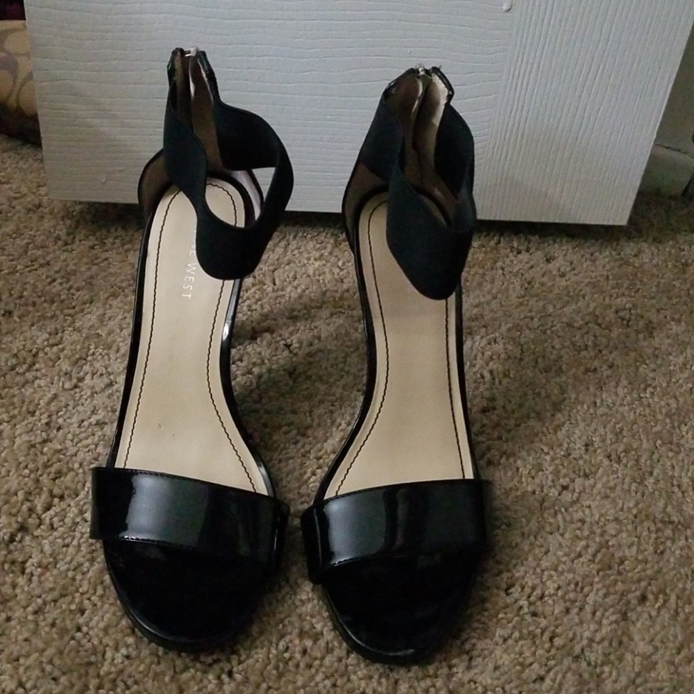 SOLD OUT!! Black Heeled Sandal